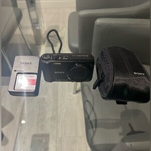 Sony cybershot camera barely used